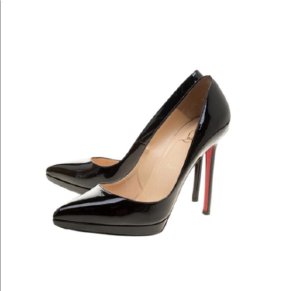 Louboutin Black Patent Pigalle Plato Pumps ❤️❣️